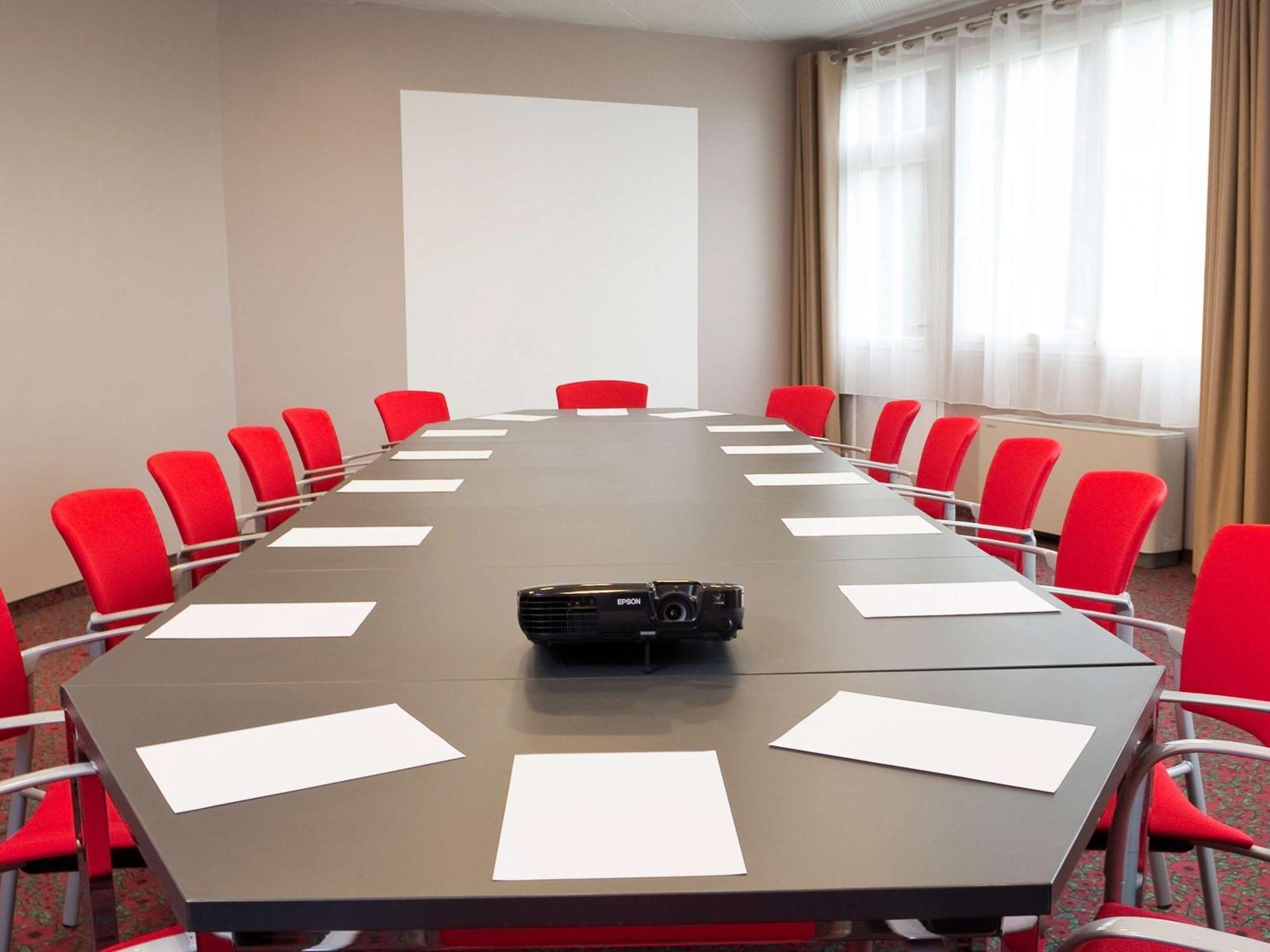 ibis Senlis Otel Senlis  Dış mekan fotoğraf