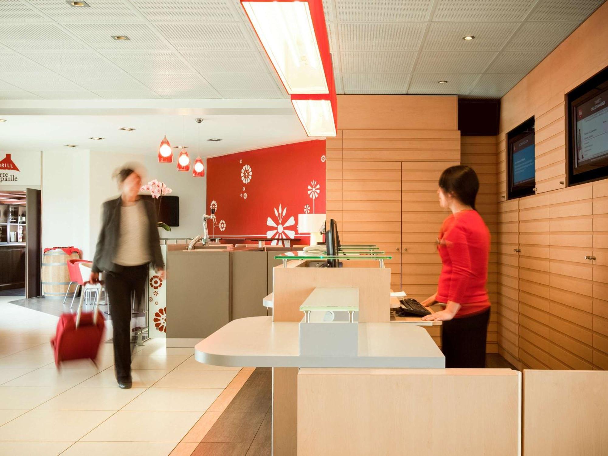 ibis Senlis Otel Senlis  Dış mekan fotoğraf